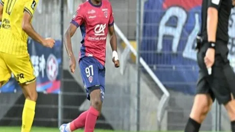 广东队后卫防守能力不足，亟需引进外援加强。